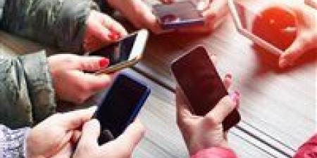 الاتصالات: 9.9 مليون هاتف مُصنع محلي بنهاية العام الجاري