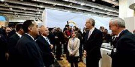 رئيس الوزراء يعطي إشارة بدء التشغيل التجريبي للخط الأول للقطار الكهربائي السريع