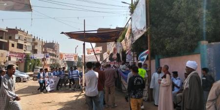 كبار السن يتصدرون المشهد في أولى ساعات التصويت بانتخابات مجلس النواب بقنا