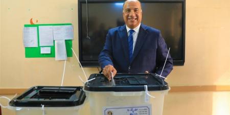 محمد مصيلحي يدلي بصوته الانتخابي في الإسكندرية