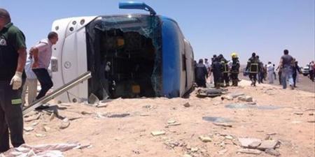 مصرع وإصابة 38 في تصادم أتوبيس سياحي مع تريلا بالغردقة