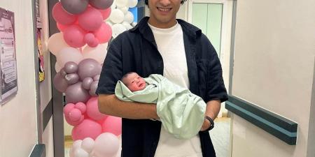 سرطان المخ.. الشاعر مصطفى حدوتة يكشف سبب وفاة رضيعته في ذكراها الأولى