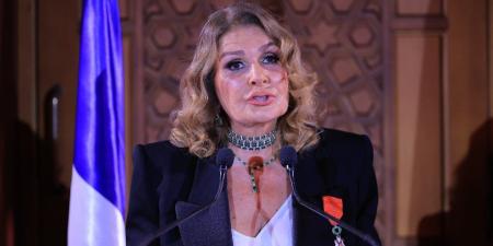 وزيرة التضامن تهنئ يسرا بعد منحها وسام جوقة الشرف من فرنسا
