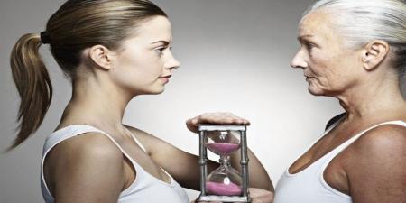 عادات غذائية سيئة تسرع الشيخوخة وتضعف البشرة.. تعرف عليها