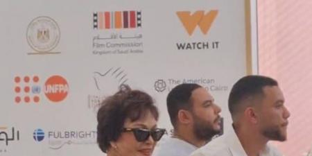 لبلبة أول الحاضرين في ندوة المخرج محمد عبد العزيز بمهرجان القاهرة