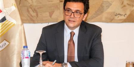 وزير الثقافة يتابع الحالة الصحية لطلاب أسوان بعد حادث أتوبيس "أهل مصر"