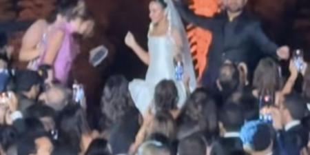 كان بيغني «رايق» في حفل زفاف.. أخر ظهور لـ أحمد سعد قبل تعرضه لحادث سير صعب