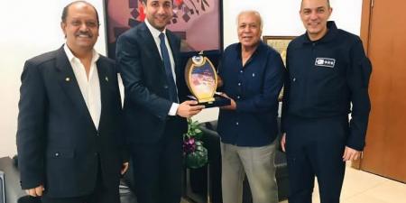 رئيس اتحاد المظلات يزور وزارة الرياضة لتعزيز التعاون وتطوير الرياضات الجوية