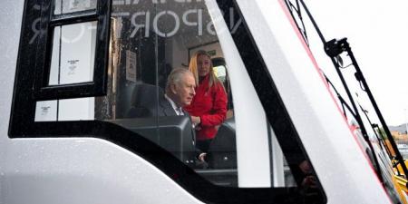 «يقود المترو بنفسه».. الملك تشارلز يحتفل بعيد ميلاده الـ 77 على طريقته الخاصة|صور