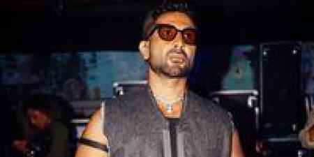 الـGPS السبب.. تفاصيل مثيرة فى حادث الفنان أحمد سعد على طريق العين السخنة