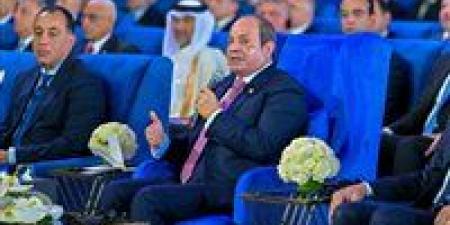 الرئيس السيسي يشاهد فيلمًا تسجيليًا بعنوان «10 سنوات من الإنجازات»