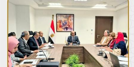 نائب وزير الإسكان يتابع موقف مشروعات الصرف الصحى المستدامة فى المناطق الريفية بالشرقية