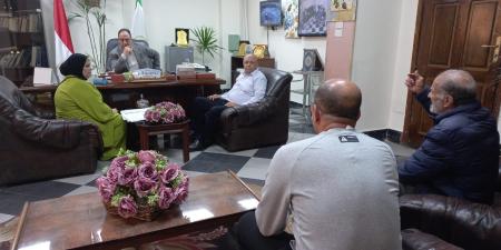 رئيس حي العجوزة يعقد الاجتماع اللقاء الاسبوعى للمواطنين للوقوف على الشكاوى