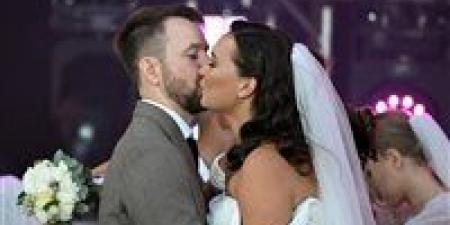 «أقدم من الحب نفسه»… دراسة تكشف تاريخ أول قبلة في العالم ولمن؟