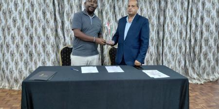 تكريم رئيس شباب الجنوب في مهرجان كينيا الدولي للمسرح