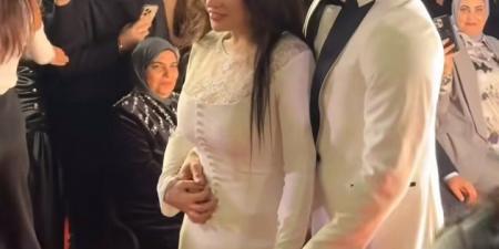 السعادة تملأ وجهها.. لقطات رومانسية تجمع مي عز الدين وزوجها في أول مناسبة فنية معا