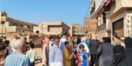 جريمه عمرها 6 سنوات.. أهالي قرية النسيمية يؤدون صلاة الغائب على روح شاب قُتل على يد أصدقائه