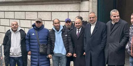 التنسيقية: اصطفاف أبناء الجالية المصرية في باريس أمام لجان الاقتراع.. صور