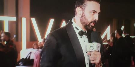 محمد كريم في ختام مهرجان القاهرة: حلم نجوم هوليوود انهم يكونوا موجوين هنا