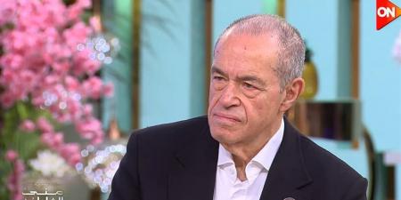 من بيت الطلبة ومديونيات لملياردير.. محمد منصور يكشف تجربته القاسية بالغربة