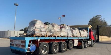 زاد العزة الـ78.. الدفع بأكثر من 220 ألف سلة غذائية و104 آلاف قطعة ملابس شتوية لغزة