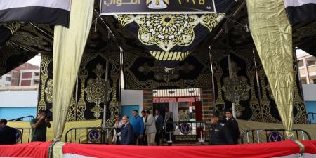 محافظ كفرالشيخ يتفقد اللجان الانتخابية بمجمع مدارس هدى شعراوي للتعليم الأساسي