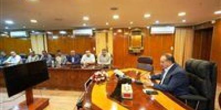 محافظ أسيوط يوجه بتشكيل كيان مؤسسي لتعظيم الاستفادة والحفاظ على ريادة المحافظة في زراعة الرمان