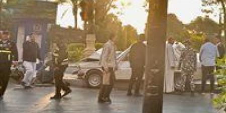 قسم العربية.. أسرة تنجو بأعجوبة بعد اصطدام سيارتهم بعمود إنارة بالأقصر