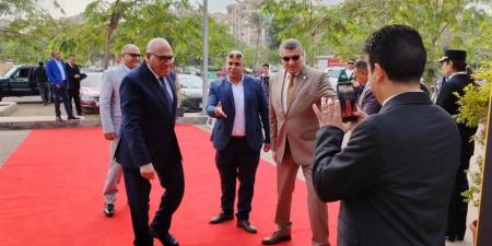 محافظ الإسماعيلية: انتظام كامل داخل اللجان الانتخابية منذ لحظة فتحها