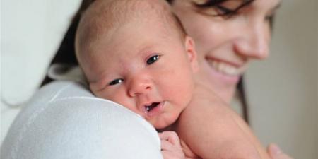 طبيب أطباء يحذر من الولادة الطبيعية دون متابعة: خطر يهدد الأم والجنين