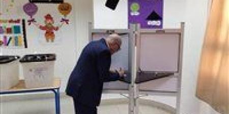 رئيس الهيئة العربية للتصنيع يُدلي بصوته في انتخابات مجلس النواب 2025