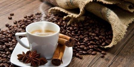 كيف تؤثر عادة شرب القهوة الصباحية على صحة القلب والجهاز العصبي؟