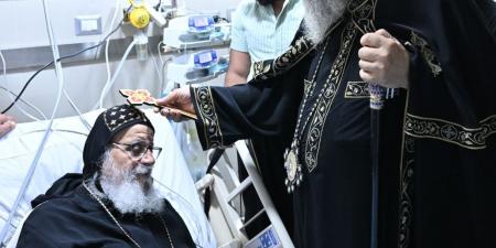 في لفتة إنسانية.. البابا تواضروس يزور الأنبا أرساني والأنبا ويصا للاطمئنان على صحتهما