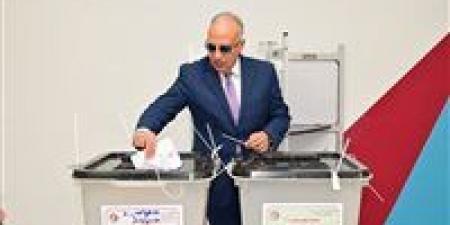 وزير الري يدلي بصوته في انتخابات مجلس النواب 2025