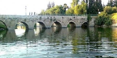 أستاذ مناخ: استمطار إسرائيل للسحب يؤثر على نهر العاصي