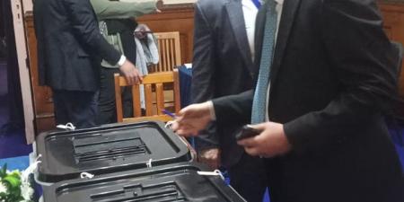 بعد إدلاء الرئيس بصوته.. انتظام عملية التصويت في انتخابات النواب بلجنة الشهيد مصطفى عميرة