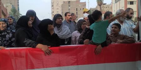 تحيا مصر".. السيدات تتصدر المشهد الانتخابي في المطرية (صور)