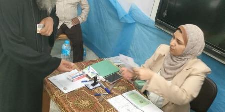 عدد من الأساقفة يدلون بأصواتهم فى المرحلة الثانية من انتخابات مجلس النواب