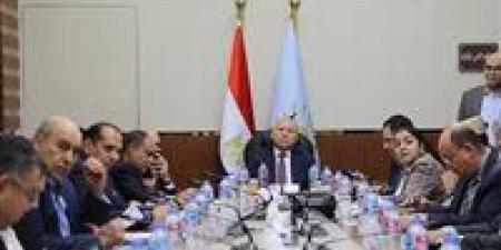 محافظ القاهرة يتابع من غرفة العمليات المركزية استعدادات العاصمة لانتخابات مجلس النواب