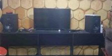 القبض على مالك استوديو تسجيل صوتي دون ترخيص بالجيزة