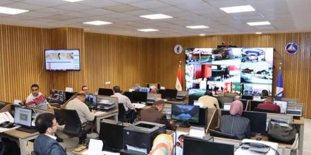 محافظ دمياط يتابع ثاني أيام التصويت عبر مركز السيطرة