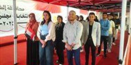 قبل دقائق من غلق الصناديق .. استمرار إقبال المواطنين على اللجان الانتخابية بالشرقية