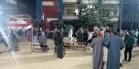 إقبال كثيف أمام لجنة مدرسة سبك الضحاك الدائرة الخامسة بالمنوفية