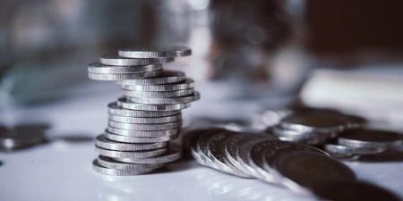 الفضة تتأثر قليلا بضبابية المشهد المعلوماتي العالمي وتخسر 0.015% من قيمتها