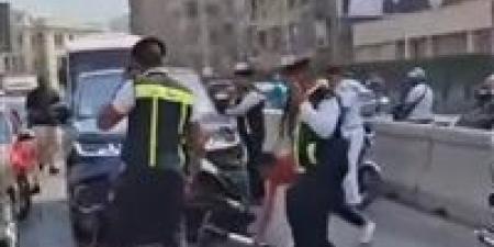 السجن 3 سنوات للسائح الخليجي المتهم باستعراض القوة والتعدي على الأمن أعلى كوبري أكتوبر