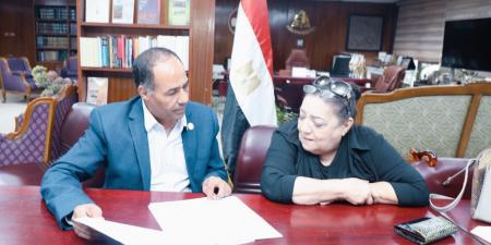 «هيئة الكتاب» تتعاقد مع أسرة الراحل شكري عيّاد لإصدار مؤلفاته في طبعات جديدة