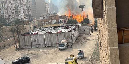 لم نحدد حجم الخسائر.. محمد صلاح العزب يكشف تفاصيل حريق لوكيشن تصوير مسلسل الكينج| خاص