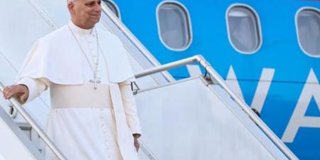 «في أول جولاته للشرق الأوسط».. خلل فني يضرب طائرة بابا الفاتيكان وزيارة إلى لبنان وسط القصف الإسرائيلي