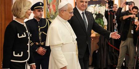 بابا الفاتيكان من بيروت: دعوة إلى شجاعة البقاء والمصالحة لإنقاذ لبنان