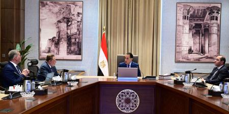 رئيس الوزراء يتابع توافر الاحتياطي الإستراتيجي من المنتجات البترولية